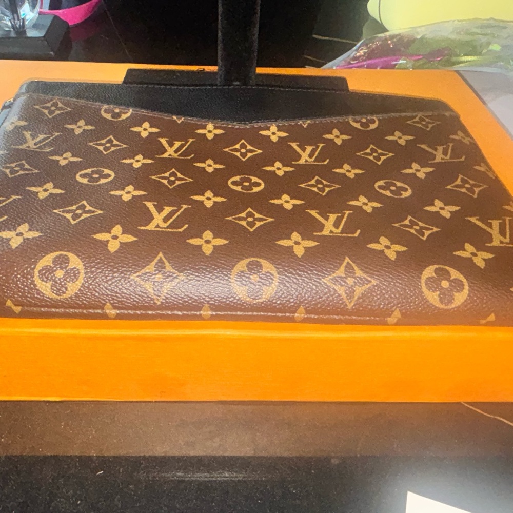Pre owned Louis Vuitton Brown and Tan Monogram Pouch - Picture 4 of 5